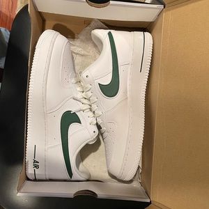 Nike air foce 1 green swoosh